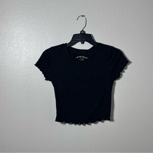 Aero Women Black Ribbed Shrunken Ruffle Hem Cropped Tee size S